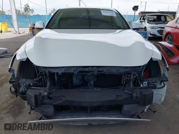 2017 Infiniti Q60 Premium with VIN JN1EV7EK8HM360988, listed as a IAAI auction lot 42009120 with 112,384 mi miles and . Bid and sale history available at DreamBid. Image 11.