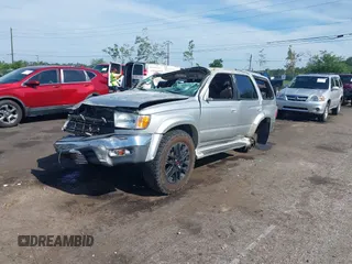 2000 Toyota 4Runner SR5 с VIN JT3HN86R2Y0320297, выставлен на аукционе IAAI как лот 42379460 с пробегом 243 377 миль миль и . История ставок и продаж доступна на DreamBid. Изображение 18.
