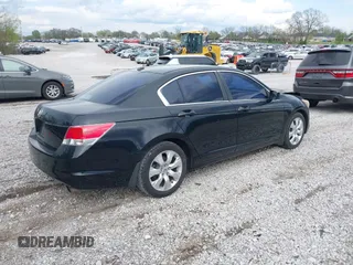 2010 Honda Accord EX-L z VIN 1HGCP2F86AA032708, wystawiony jako IAAI lot #42010837 z przebiegiem 196 739 mil mil oraz . Historia ofert i sprzedaży dostępna na DreamBid. Obrazek 4.