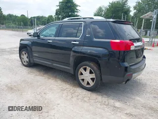 2011 GMC Terrain SLT-2 z VIN 2CTFLXE5XB6338129, wystawiony jako IAAI lot #42436704 z przebiegiem 154 300 mil mil oraz . Historia ofert i sprzedaży dostępna na DreamBid. Obrazek 3.