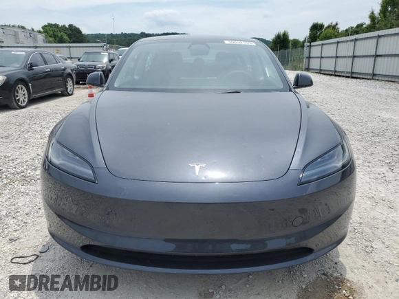 2025 Tesla Model 3 Long Range z VIN 5YJ3E1EA1SF965380, wystawiony jako Copart lot #59532105 z przebiegiem 2 641 mil mil oraz Szkoda całkowita • Salvage title. Historia ofert i sprzedaży dostępna na DreamBid. Obrazek 5.
