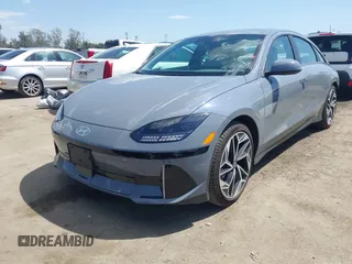2023 Hyundai Ioniq 6 SEL z VIN KMHM34AA5PA033700, wystawiony jako IAAI lot #41954862 z przebiegiem 16 304 mil mil oraz . Historia ofert i sprzedaży dostępna na DreamBid. Obrazek 2.