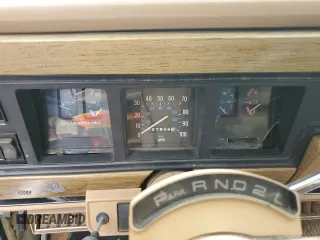 1988 Jeep Grand Wagoneer с VIN 1JCNJ15U2JT222901, выставлен на аукционе Copart как лот 55972745 с пробегом 157 856 миль миль и Чистый • Clean title. История ставок и продаж доступна на DreamBid. Изображение 9.