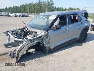 2020 Ford Police Interceptor z VIN 1FM5K8AC1LGC94166, wystawiony jako IAAI lot #42526680 z przebiegiem Nie podano mil oraz . Historia ofert i sprzedaży dostępna na DreamBid. Obrazek 18.