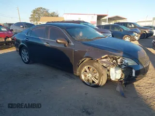 2008 Lexus ES with VIN JTHBJ46G682253985, listed as a IAAI auction lot 41254290 with 203,906 mi miles. Bid and sale history available at carsss.com. Image 1.