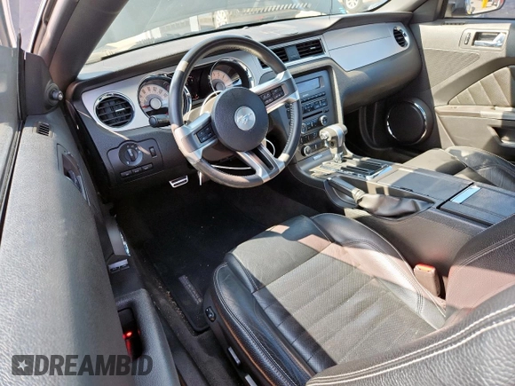 2012 Ford Mustang Premium z VIN 1ZVBP8AM3C5214411, wystawiony jako Copart lot #64656115 z przebiegiem 129 732 mil mil oraz Szkoda całkowita • Salvage title. Historia ofert i sprzedaży dostępna na DreamBid. Obrazek 8.