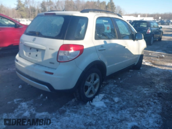 2009 Suzuki SX4 with VIN JS2YB413695100722, listed as a IAAI auction lot 41420401 with 166,617 mi miles. Bid and sale history available at carsss.com. Image 4.