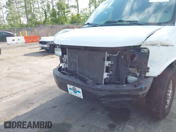 2012 GMC Savana Cargo with VIN 1GTW7FCA1C1157824, listed as a IAAI auction lot 42012172 with 200,961 mi miles. Bid and sale history available at carsss.com. Image 6.