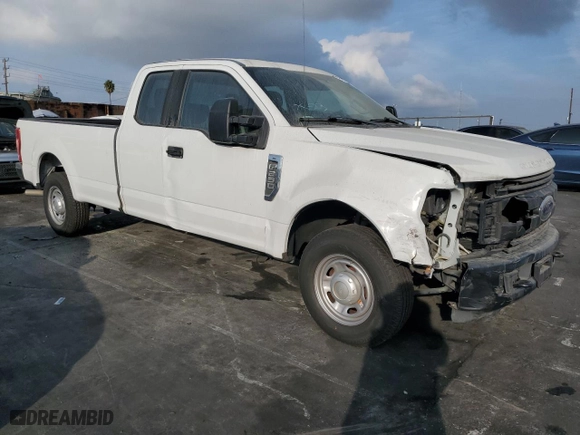 2017 Ford Super Duty F-250 SRW XLT with VIN 1FT7X2A63HEE83670, listed as a Copart auction lot 76128944 with 40,283 mi miles and Salvage Title. Bid and sale history available at carsss.com. Image 4.