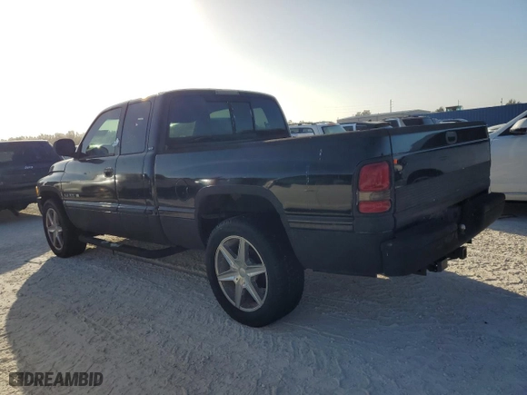 2000 Dodge Ram 1500 with VIN 1B7HC13Z7YJ122323, listed as a Copart auction lot 77254054 with 0 mi miles and Non Repairable. Bid and sale history available at carsss.com. Image 2.