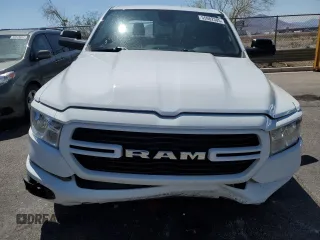 2020 Ram 1500 Big Horn z VIN 1C6SRFFT8LN397491, wystawiony jako Copart lot #55982305 z przebiegiem 74 639 mil mil oraz Szkoda całkowita • Salvage title. Historia ofert i sprzedaży dostępna na DreamBid. Obrazek 5.