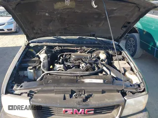 2000 GMC Sonoma SLS with VIN 1GTCS19W0Y8256706, listed as a IAAI auction lot 40631659 with 145,163 mi miles and . Bid and sale history available at DreamBid. Image 10.
