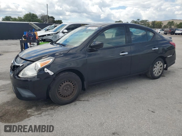 2017 Nissan Versa SV z VIN 3N1CN7AP9HL865537, wystawiony jako Copart lot #56904615 z przebiegiem 240 596 mil mil oraz Czysty tytuł • Clean title. Historia ofert i sprzedaży dostępna na DreamBid. Obrazek 1.
