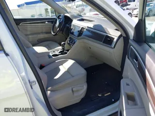 2019 Volkswagen Atlas 3.6L V6 SE w/Technology with VIN 1V2WR2CA3KC600592, listed as a IAAI auction lot 41370275 with 82,226 mi miles. Bid and sale history available at carsss.com. Image 5.