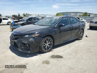 2023 Toyota Camry Hybrid SE z VIN 4T1S31AK8PU611690, wystawiony jako Copart lot #56239025 z przebiegiem 30 923 mil mil oraz Szkoda całkowita • Salvage title. Historia ofert i sprzedaży dostępna na DreamBid. Obrazek 1.