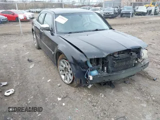 2006 Chrysler 300 C with VIN 2C3KA63H06H189591, listed as a IAAI auction lot 41810691 with 184,465 mi miles. Bid and sale history available at carsss.com. Image 1.