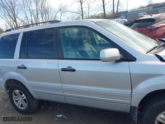 2003 Honda Pilot EX with VIN 2HKYF18553H556321, listed as a IAAI auction lot 41840056 with 110,352 mi miles. Bid and sale history available at carsss.com. Image 13.