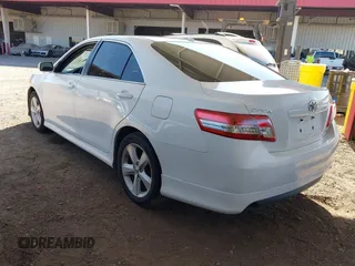 2011 Toyota Camry LE z VIN 4T1BF3EK7BU621018, wystawiony jako IAAI lot #42462962 z przebiegiem 286 932 mil mil oraz . Historia ofert i sprzedaży dostępna na DreamBid. Obrazek 3.