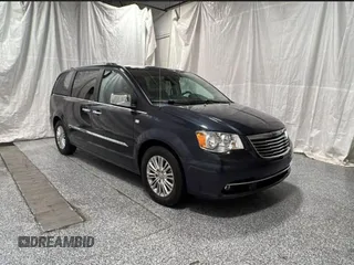 2014 Chrysler Town & Country Touring L z VIN 2C4RC1CG6ER252247, wystawiony jako Copart lot #56896245 z przebiegiem 109 485 mil mil oraz Czysty tytuł • Clean title. Historia ofert i sprzedaży dostępna na DreamBid. Obrazek 1.