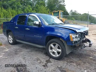 2013 Chevrolet Avalanche LT with VIN 3GNTKFE73DG329073, listed as a IAAI auction lot 42624001 with 131,372 mi miles and . Bid and sale history available at DreamBid. Image 1.