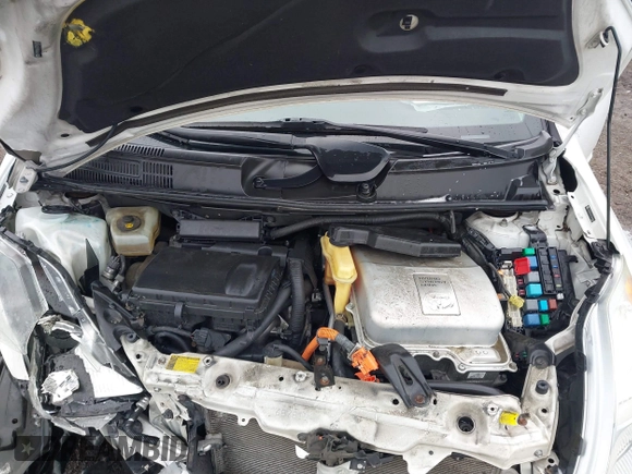 2007 Toyota Prius with VIN JTDKB20U373294200, listed as a IAAI auction lot 41990060 with 117,924 mi miles. Bid and sale history available at carsss.com. Image 10.