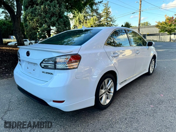 2010 Lexus HS 250h z VIN JTHBB1BA0A2007484, wystawiony jako Copart lot #86438114 z przebiegiem 141 668 mil mil oraz Czysty tytuł • Clean title. Historia ofert i sprzedaży dostępna na DreamBid. Obrazek 4.