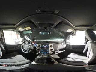 2017 Ford Expedition XLT z VIN 1FMJU1JTXHEA59168, wystawiony jako Copart lot #54131485 z przebiegiem 145 067 mil mil oraz Szkoda całkowita • Salvage title. Historia ofert i sprzedaży dostępna na DreamBid. Obrazek 16.