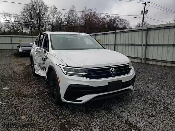 2022 Volkswagen Tiguan SE R-Line Black with VIN 3VVCB7AX0NM105283, listed as a Copart auction lot 49964315 with 41,317 mi miles and Salvage Title. Bid and sale history available at carsss.com. Image 12.
