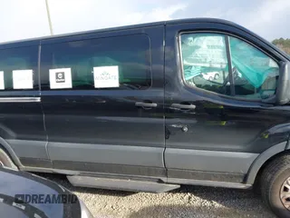 2018 Ford Transit Passenger XL z VIN 1FBZX2YM5JKA57441, wystawiony jako IAAI lot #41257346 z przebiegiem 71 702 mil mil oraz . Historia ofert i sprzedaży dostępna na DreamBid. Obrazek 13.