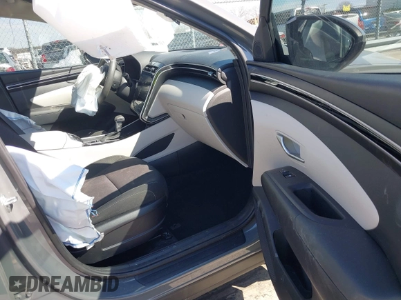 2024 Hyundai Tucson SEL with VIN 5NMJB3DE4RH368460, listed as a IAAI auction lot 41647122 with 10,987 mi miles and . Bid and sale history available at carsss.com. Image 5.