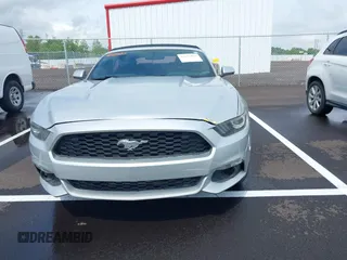 2016 Ford Mustang EcoBoost Premium z VIN 1FATP8UH4G5221806, wystawiony jako IAAI lot #42145462 z przebiegiem 116 223 mil mil oraz . Historia ofert i sprzedaży dostępna na DreamBid. Obrazek 12.