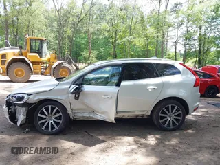 2017 Volvo XC60 Inscription с VIN YV449MRU5H2212488, выставлен на аукционе IAAI как лот 42165858 с пробегом 77 056 миль миль и . История ставок и продаж доступна на DreamBid. Изображение 15.