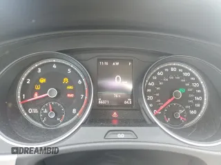 2018 Volkswagen Atlas SEL z VIN 1V2SR2CA4JC583122, wystawiony jako Copart lot #52748205 z przebiegiem 86 071 mil mil oraz Szkoda całkowita • Salvage title. Historia ofert i sprzedaży dostępna na DreamBid. Obrazek 9.