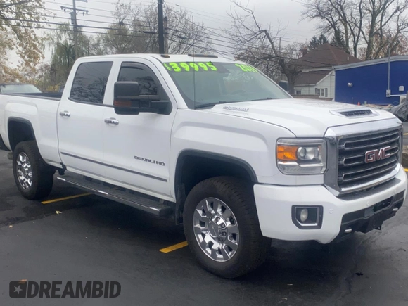 2019 GMC Sierra 2500HD Denali with VIN 1GT12SEY3KF126085, listed as a Copart auction lot 80066324 with 148,543 mi miles and Clean Title. Bid and sale history available at carsss.com. Image 1.