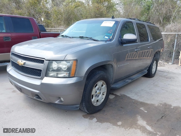 2007 Chevrolet Suburban LT with VIN 1GNFC16017R254537, listed as a IAAI auction lot 41875462 with 150,579 mi miles. Bid and sale history available at carsss.com. Image 2.