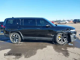 2024 Rivian R1S Adventure z VIN 7PDSGABA8RN039833, wystawiony jako IAAI lot #41867083 z przebiegiem Nie podano mil oraz . Historia ofert i sprzedaży dostępna na DreamBid. Obrazek 12.