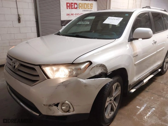 2011 Toyota Highlander Limited with VIN 5TDYK3EHXBS031334, listed as a IAAI auction lot 41521311 with 134,230 mi miles. Bid and sale history available at carsss.com. Image 6.
