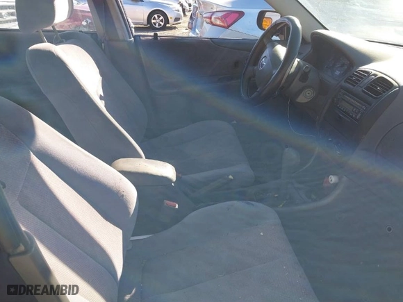2000 Mazda Protege ES with VIN JM1BJ2211Y0285066, listed as a IAAI auction lot 41581940 with 133,630 mi miles. Bid and sale history available at carsss.com. Image 5.