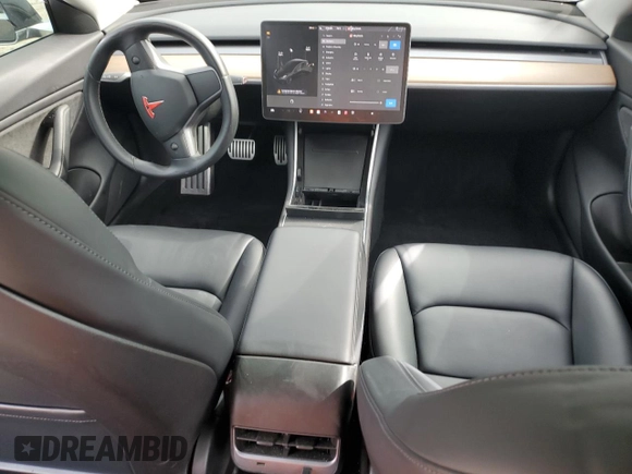 2019 Tesla Model 3 Mid Range z VIN 5YJ3E1EA8KF297299, wystawiony jako Copart lot #47935394 z przebiegiem 117 644 mil mil oraz Szkoda całkowita • Salvage title. Historia ofert i sprzedaży dostępna na DreamBid. Obrazek 8.