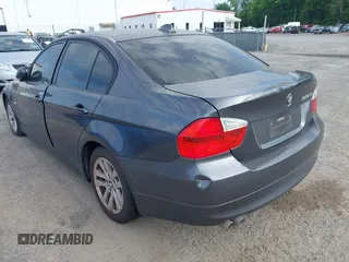 2007 BMW 3 Series 328xi z VIN WBAVC93527KX53775, wystawiony jako IAAI lot #42124420 z przebiegiem Nie podano mil oraz . Historia ofert i sprzedaży dostępna na DreamBid. Obrazek 6.