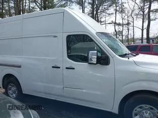 2017 Nissan NV Cargo SV z VIN 1N6AF0LY5HN804102, wystawiony jako IAAI lot #41942049 z przebiegiem 116 323 mil mil oraz . Historia ofert i sprzedaży dostępna na DreamBid. Obrazek 13.