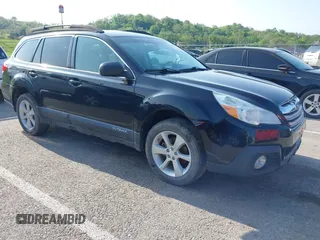 2014 Subaru Outback 2.5i Premium with VIN 4S4BRCDC9E3307592, listed as a IAAI auction lot 42112743 with 227,269 mi miles. Bid and sale history available at carsss.com. Image 1.