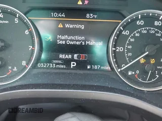 2024 Mitsubishi Outlander SE z VIN JA4J3VA83RZ027953, wystawiony jako IAAI lot #42280038 z przebiegiem 32 733 mil mil oraz . Historia ofert i sprzedaży dostępna na DreamBid. Obrazek 15.