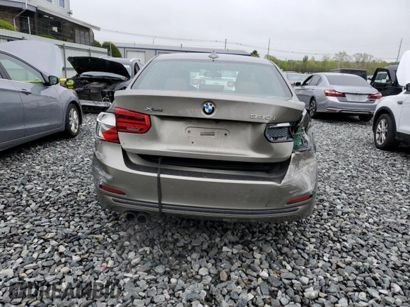 2017 BMW 3 Series 330i xDrive z VIN WBA8D9G50HNU59764, wystawiony jako Copart lot #54645245 z przebiegiem 88 442 mil mil oraz Szkoda całkowita • Salvage title. Historia ofert i sprzedaży dostępna na DreamBid. Obrazek 6.