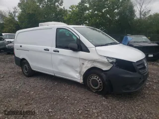 2022 Mercedes-Benz Metris Cargo Van with VIN W1YV0BEY6N4138833, listed as a Copart auction lot 68922824 with 9,493 mi miles and Salvage Title. Bid and sale history available at carsss.com. Image 4.
