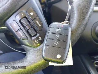 2018 Kia Sorento LX z VIN 5XYPG4A39JG385905, wystawiony jako IAAI lot #40936433 z przebiegiem 116 080 mil mil oraz . Historia ofert i sprzedaży dostępna na DreamBid. Obrazek 11.
