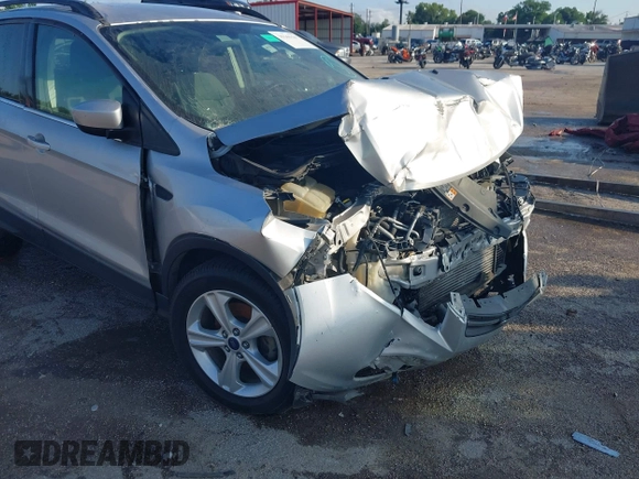 2016 Ford Escape SE with VIN 1FMCU0GX6GUC41452, listed as a IAAI auction lot 39369447 with 235,434 mi miles and . Bid and sale history available at carsss.com. Image 18.