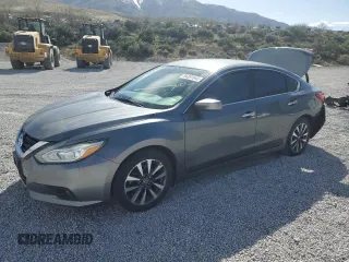 2017 Nissan Altima SV z VIN 1N4AL3AP4HC218709, wystawiony jako Copart lot #54351845 z przebiegiem 106 075 mil mil oraz Szkoda całkowita • Salvage title. Historia ofert i sprzedaży dostępna na DreamBid. Obrazek 1.