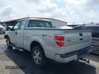 2009 Ford F-150 STX z VIN 1FTRX12W59KB81818, wystawiony jako IAAI lot #42073182 z przebiegiem 76 968 mil mil oraz . Historia ofert i sprzedaży dostępna na DreamBid. Obrazek 3.