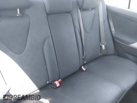 2011 Toyota Camry LE z VIN 4T1BF3EK5BU592411, wystawiony jako IAAI lot #42179753 z przebiegiem 303 788 mil mil oraz . Historia ofert i sprzedaży dostępna na DreamBid. Obrazek 8.